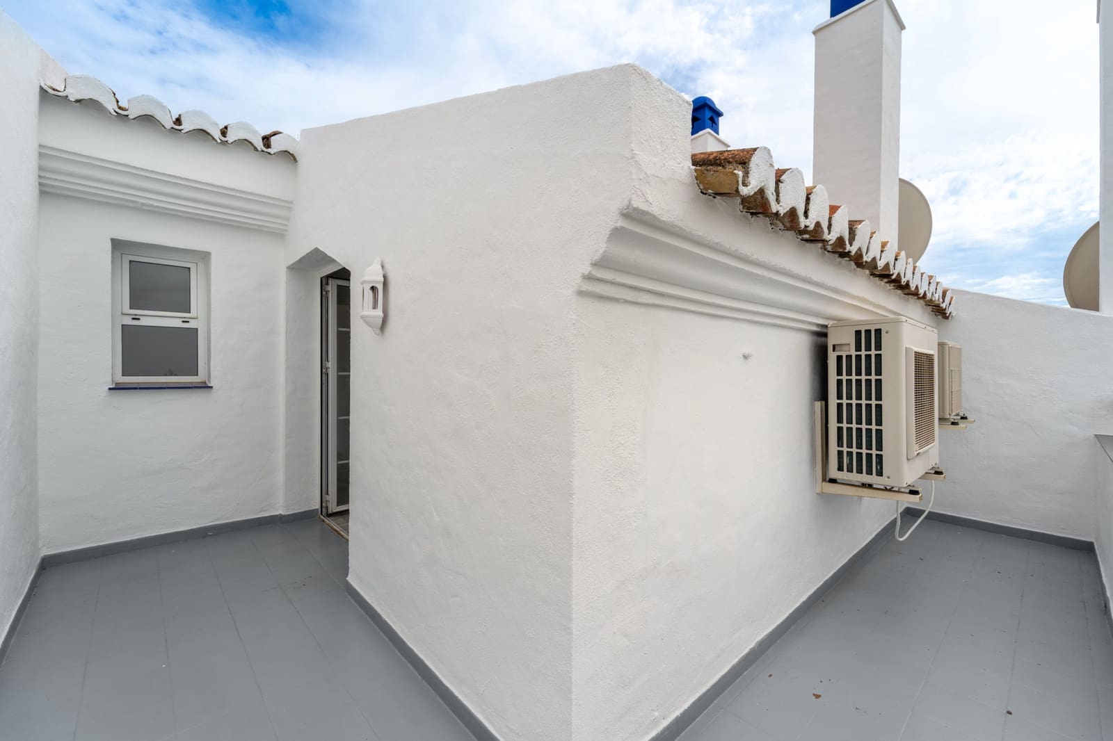 3 bedroom Townhouse for sale in Marbella with pool garage - € 1,650,000 (Ref: 10135916)