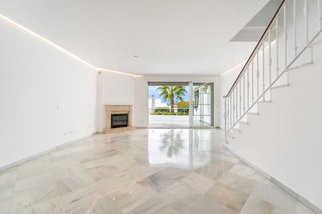 3 makuuhuone Omakotitalo myytävänä paikassa Marbella mukana uima-altaan 
autotalli - 1 650 000 € (Ref: 10135916)