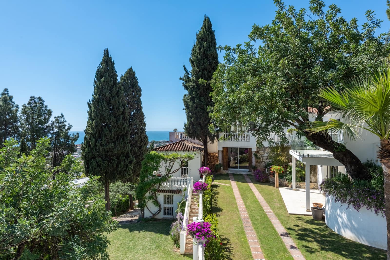 6 Zimmer Villa zu verkaufen in Marbella mit Pool Garage - 2.095.000 € (Ref: 10139387)