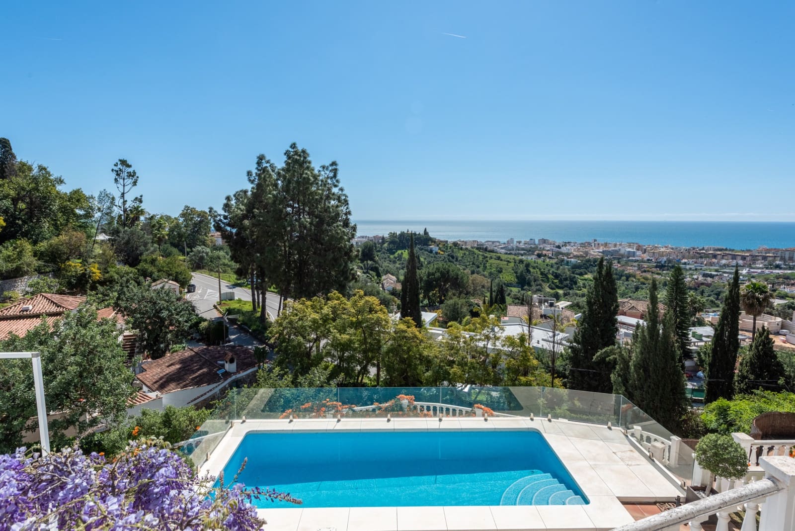 6 Zimmer Villa zu verkaufen in Marbella mit Pool Garage - 2.095.000 € (Ref: 10139387)