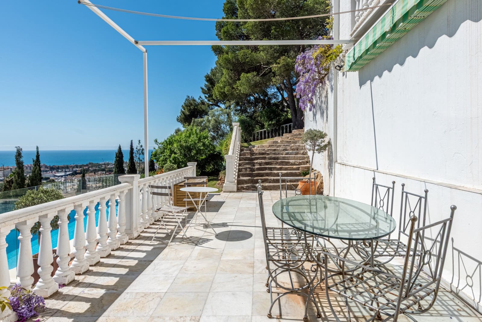 6 Zimmer Villa zu verkaufen in Marbella mit Pool Garage - 2.095.000 € (Ref: 10139387)