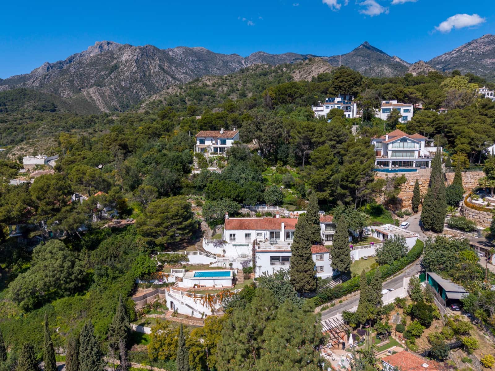 6 Zimmer Villa zu verkaufen in Marbella mit Pool Garage - 2.095.000 € (Ref: 10139387)