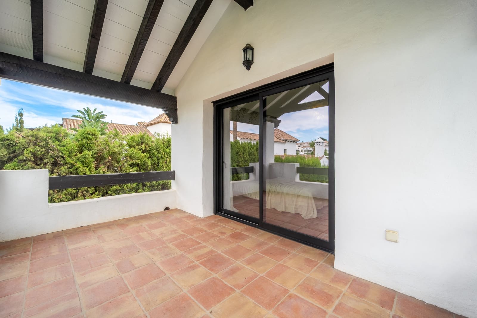 4 bedroom Villa for rent in Estepona with pool garage - € 8,000 (Ref: 10158323)
