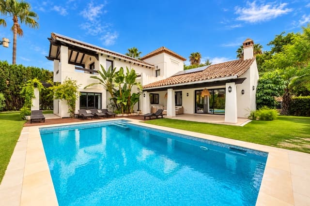 4 bedroom Villa for rent in Estepona with pool garage - € 8,000 (Ref: 10158323)