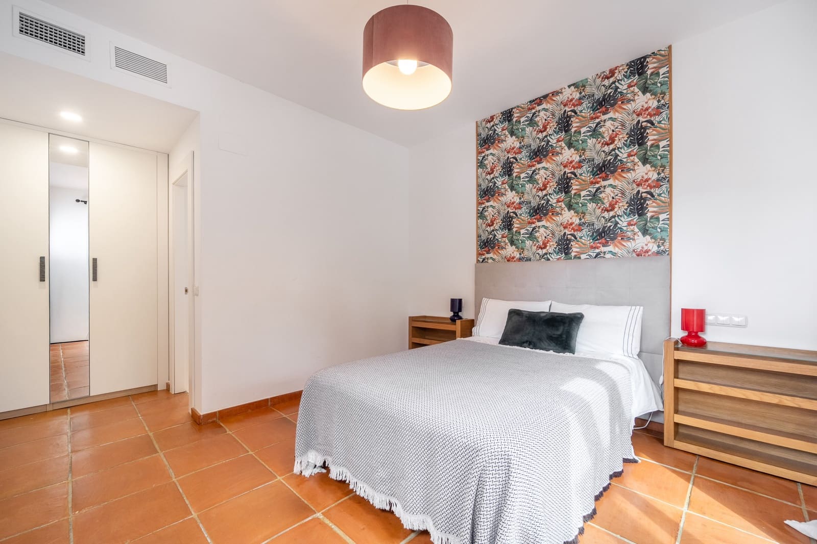 4 bedroom Villa for rent in Estepona with pool garage - € 8,000 (Ref: 10158323)