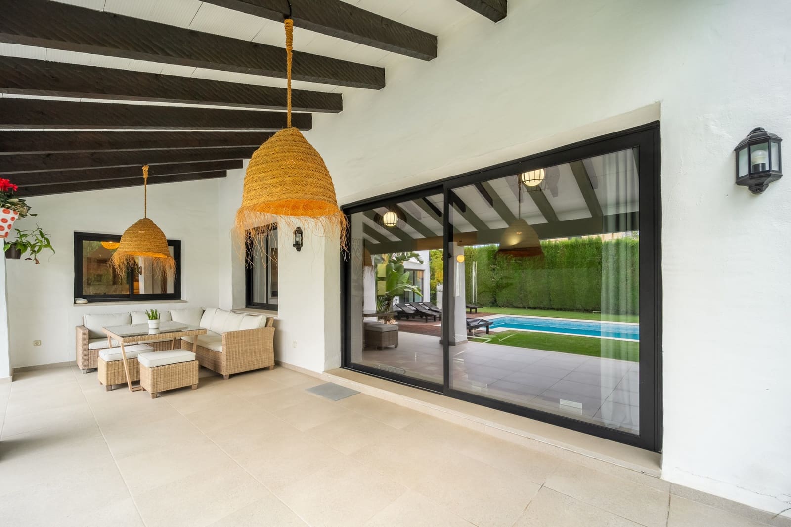 4 bedroom Villa for rent in Estepona with pool garage - € 8,000 (Ref: 10158323)
