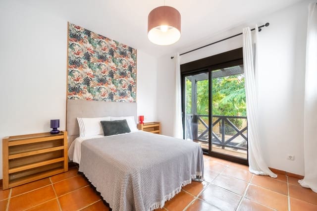 4 bedroom Villa for rent in Estepona with pool garage - € 8,000 (Ref: 10158323)