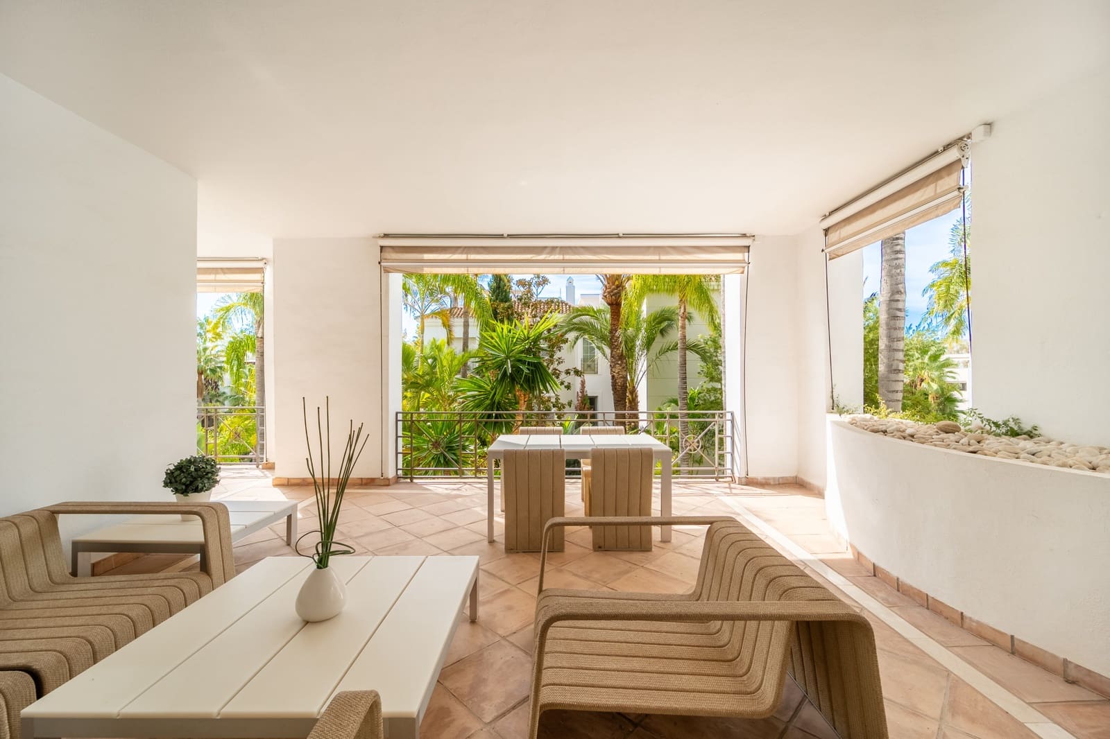 2 bedroom Apartment for sale in Marbella with pool garage - € 3,950,000 (Ref: 10159273)