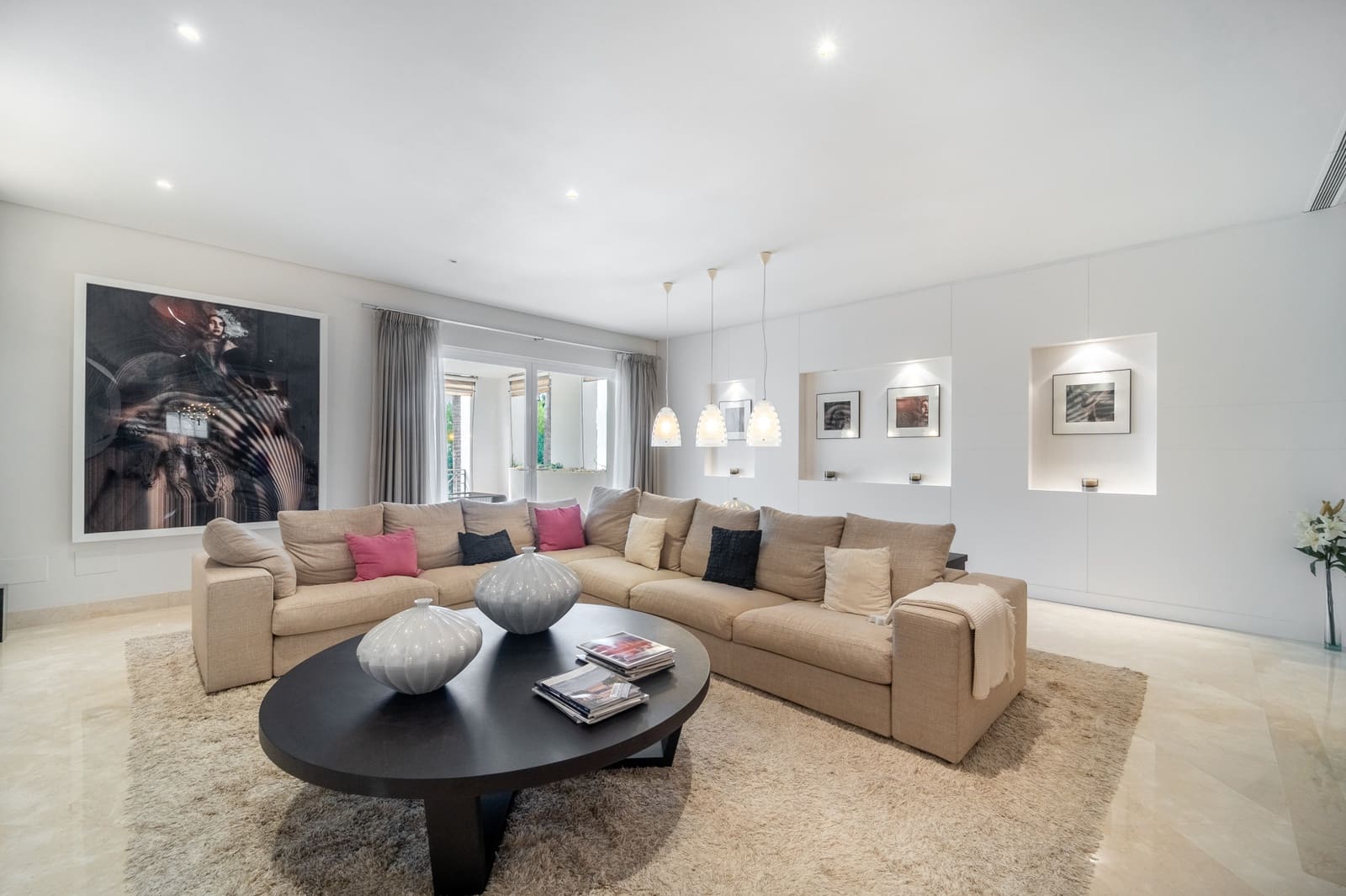 2 bedroom Apartment for sale in Marbella with pool garage - € 3,950,000 (Ref: 10159273)