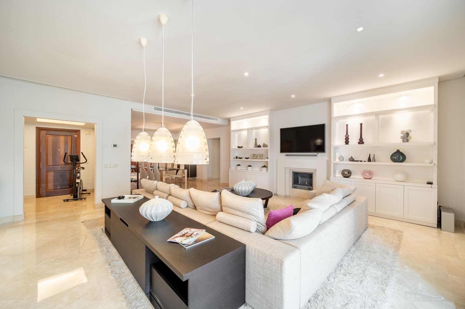 2 bedroom Apartment for sale in Marbella with pool garage - € 3,950,000 (Ref: 10159273)