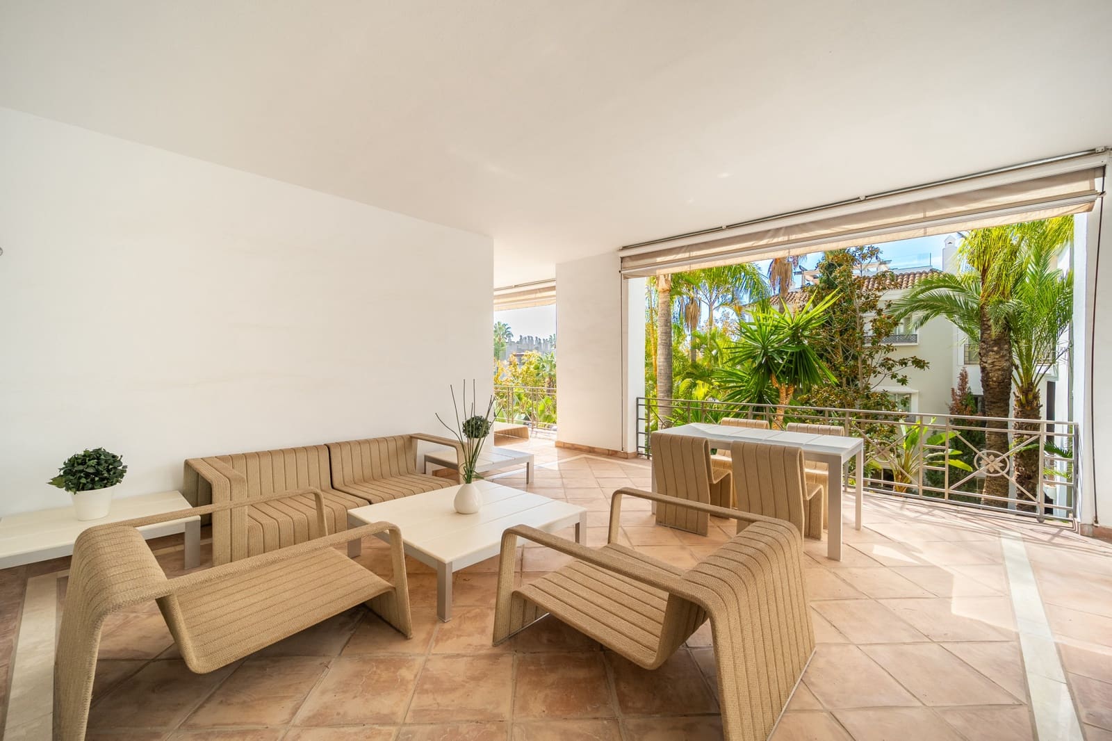 2 bedroom Apartment for sale in Marbella with pool garage - € 3,950,000 (Ref: 10159273)