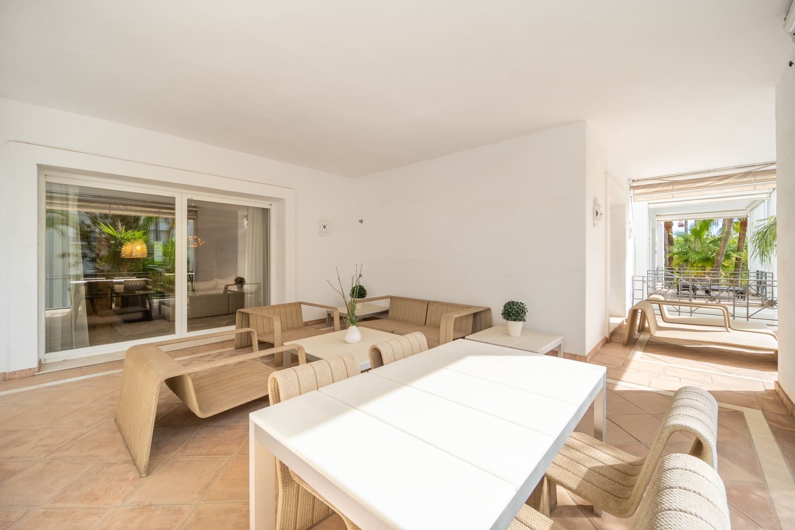 2 bedroom Apartment for sale in Marbella with pool garage - € 3,950,000 (Ref: 10159273)