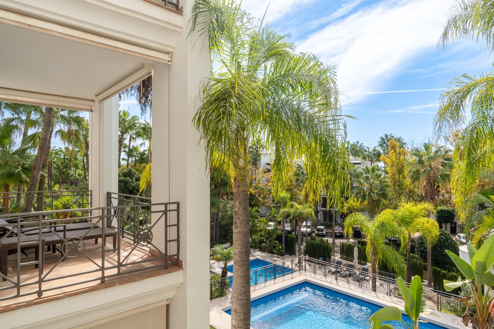 2 bedroom Apartment for sale in Marbella with pool garage - € 3,950,000 (Ref: 10159273)