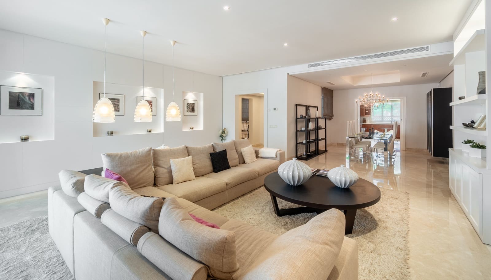 2 bedroom Apartment for sale in Marbella with pool garage - € 3,950,000 (Ref: 10159273)