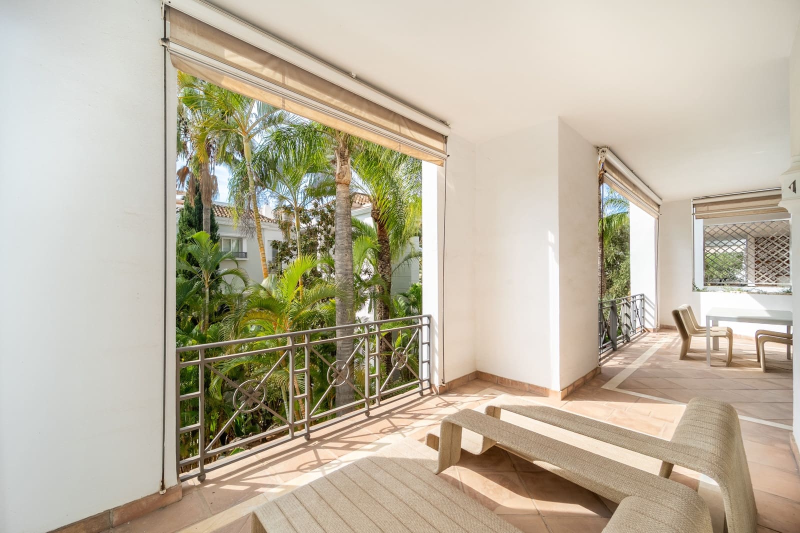 2 bedroom Apartment for sale in Marbella with pool garage - € 3,950,000 (Ref: 10159273)