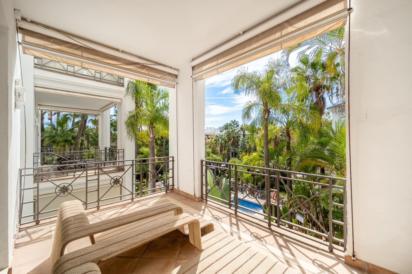 2 bedroom Apartment for sale in Marbella with pool garage - € 3,950,000 (Ref: 10159273)
