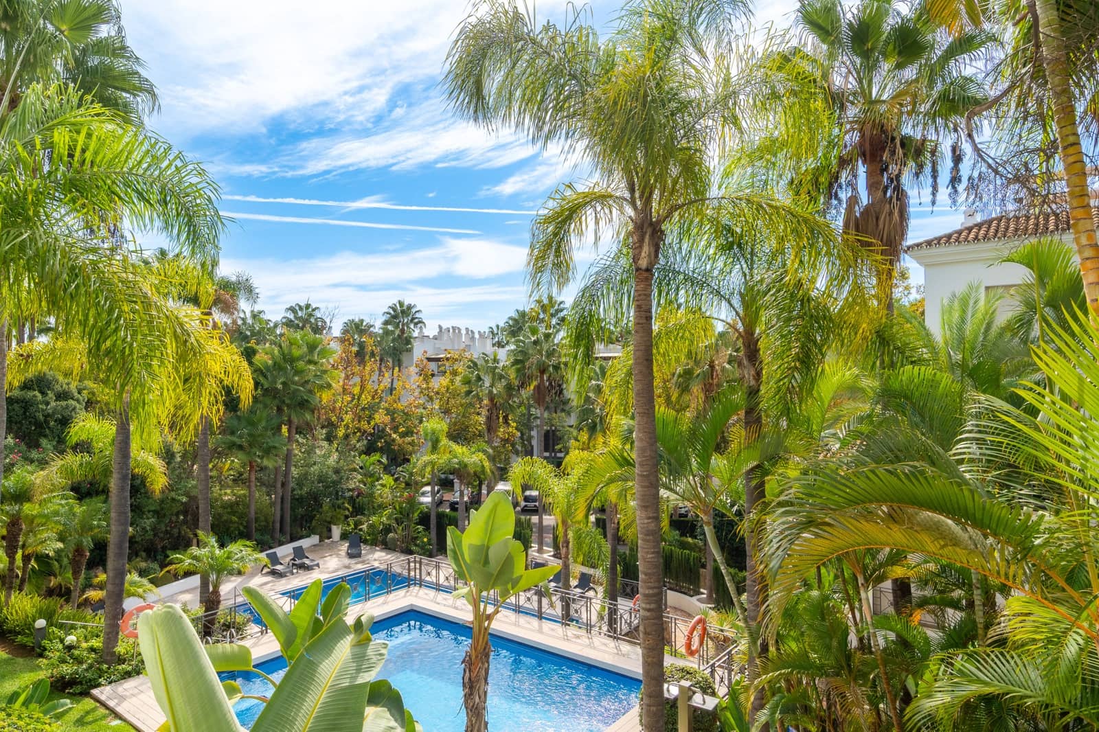 2 bedroom Apartment for sale in Marbella with pool garage - € 3,950,000 (Ref: 10159273)