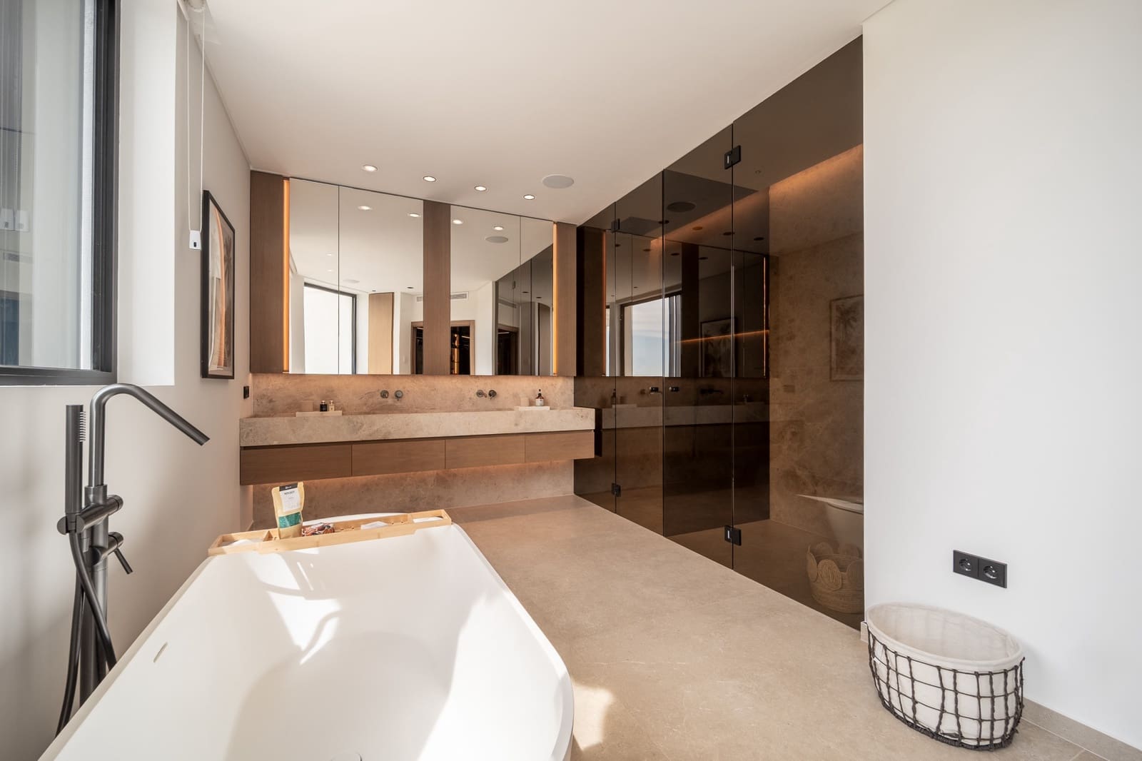 5 bedroom Villa for sale in Los Arqueros with pool - € 4,550,000 (Ref: 10166322)