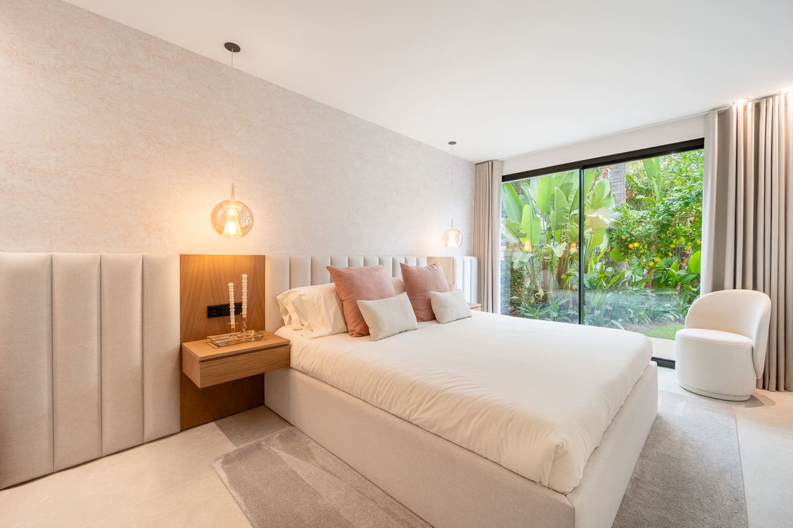 5 bedroom Villa for sale in Los Arqueros with pool - € 4,550,000 (Ref: 10166322)