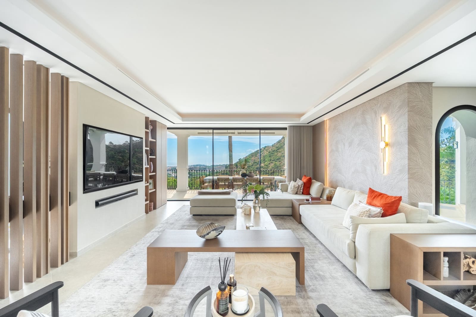5 bedroom Villa for sale in Los Arqueros with pool - € 4,550,000 (Ref: 10166322)