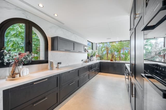 5 soveværelse Villa til salg i Los Arqueros, Benahavís med swimmingpool - € 4.550.000 (Ref: 10166322)
