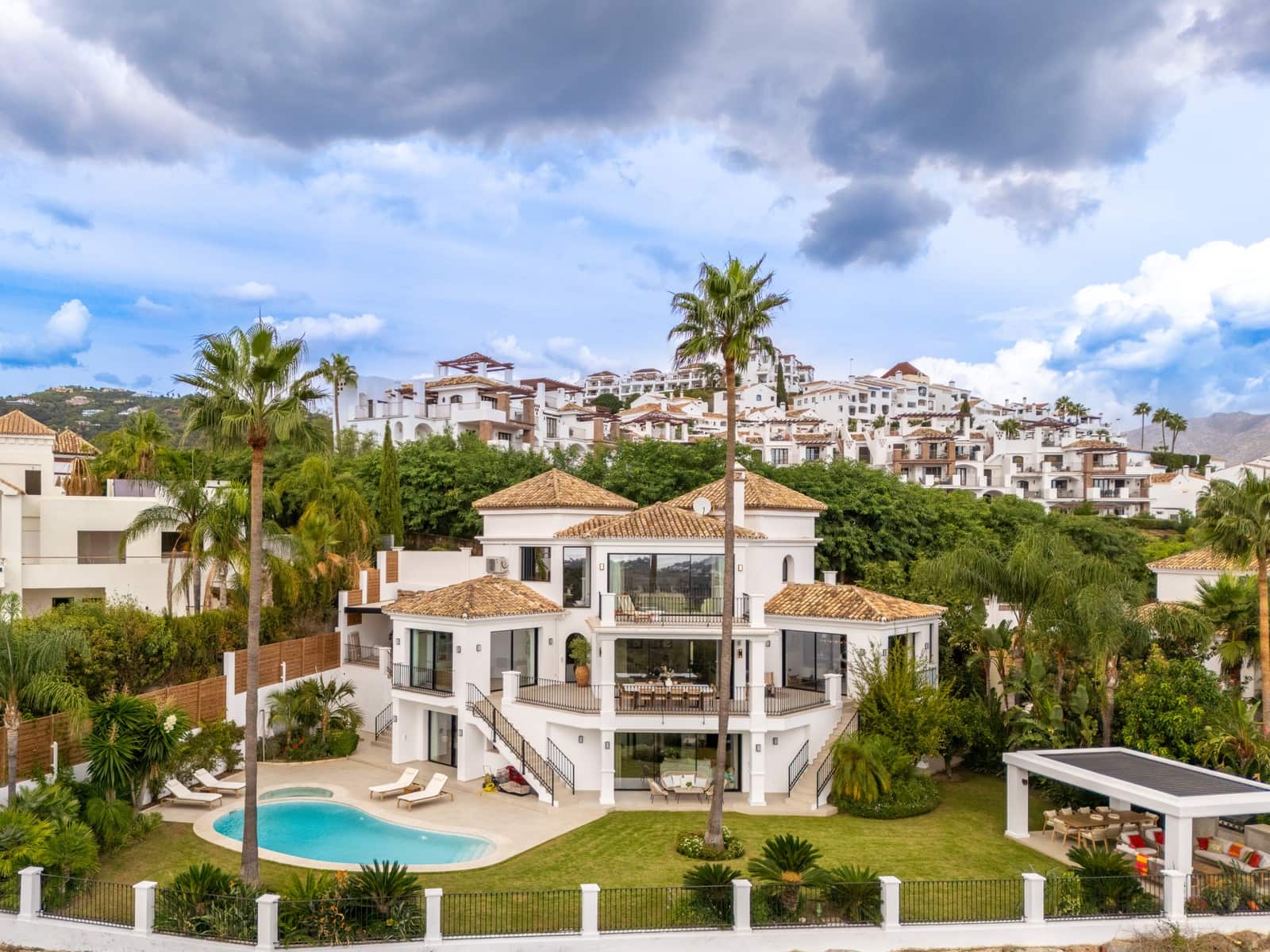 5 bedroom Villa for sale in Los Arqueros with pool - € 4,550,000 (Ref: 10166322)