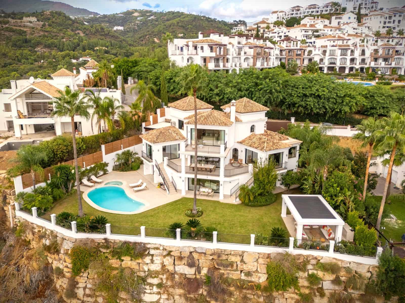 5 bedroom Villa for sale in Los Arqueros with pool - € 4,550,000 (Ref: 10166322)