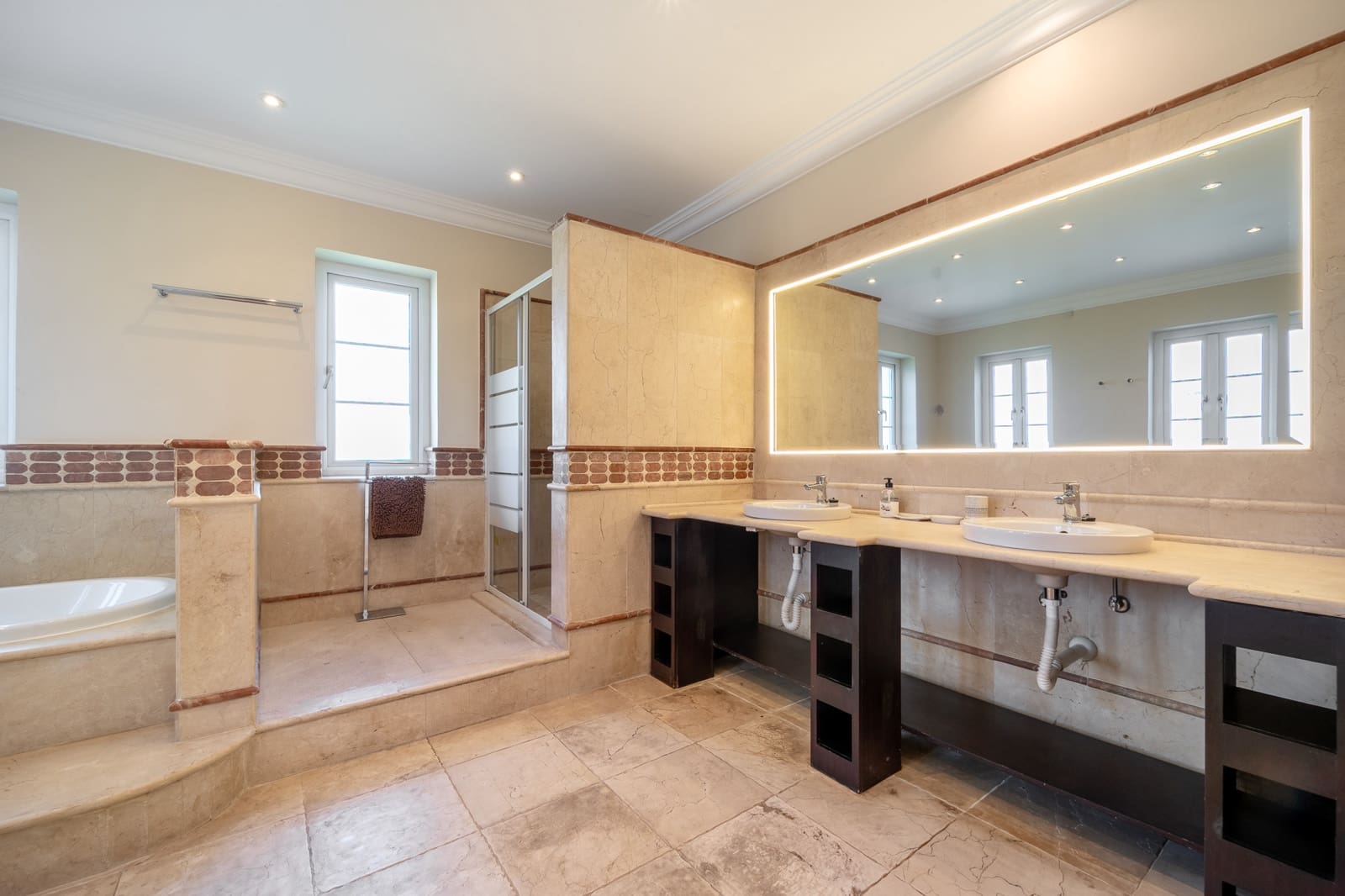 4 bedroom Villa for sale in New Golden Mile with pool garage - € 1,995,000 (Ref: 10168386)