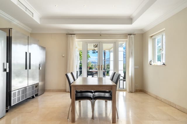 4 soveværelse Villa til salg i Nueva Atalaya, Estepona med swimmingpool garage - € 1.995.000 (Ref: 10168386)
