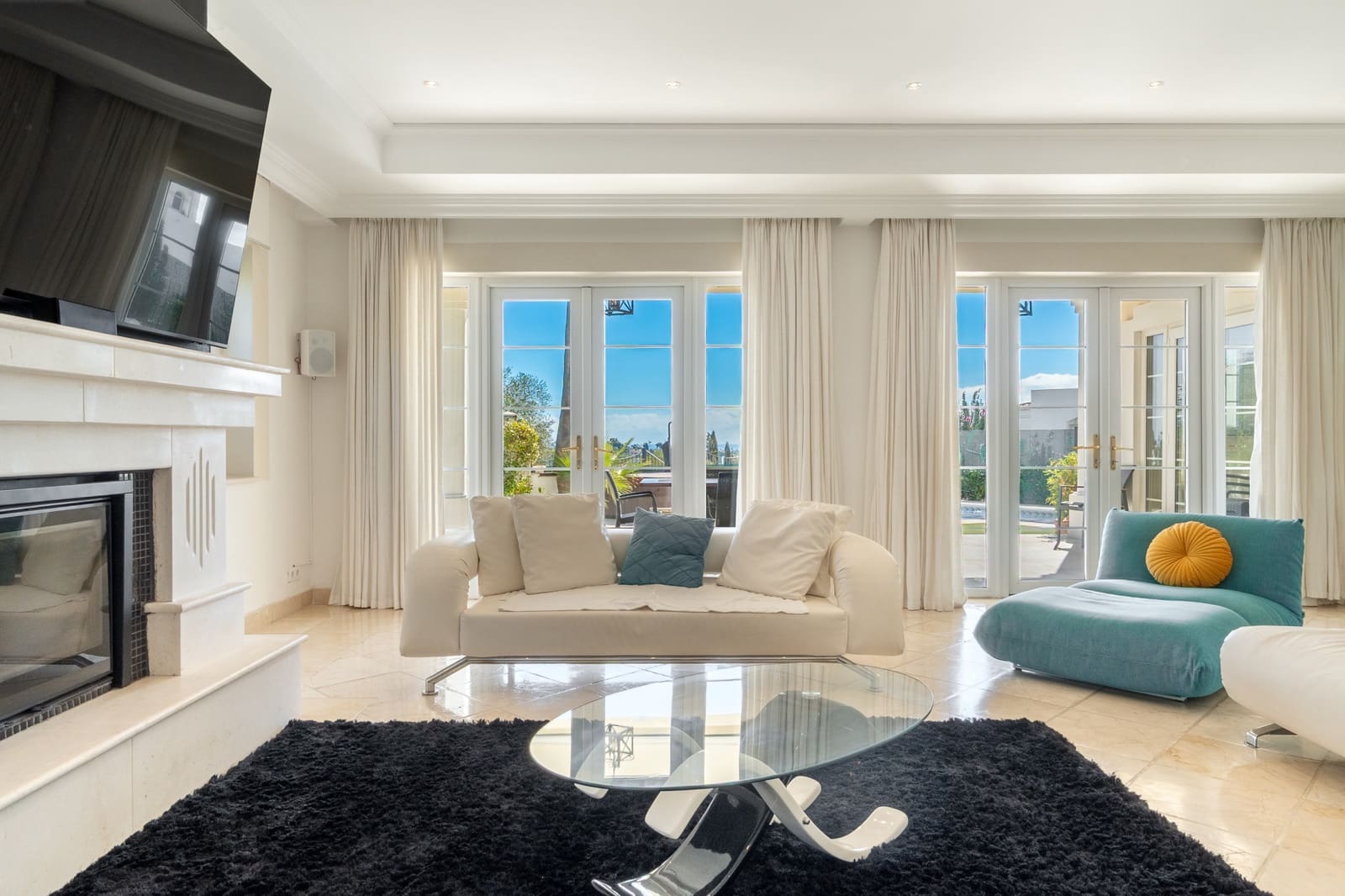 4 bedroom Villa for sale in New Golden Mile with pool garage - € 1,995,000 (Ref: 10168386)