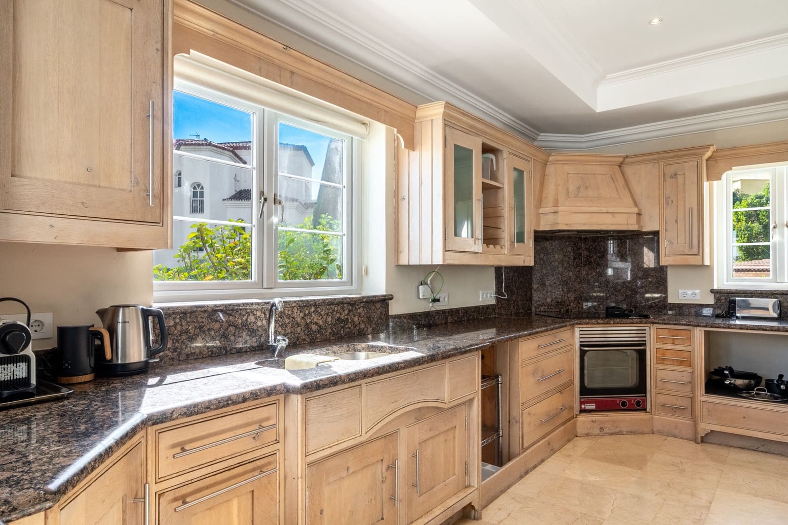 4 bedroom Villa for sale in New Golden Mile with pool garage - € 1,995,000 (Ref: 10168386)
