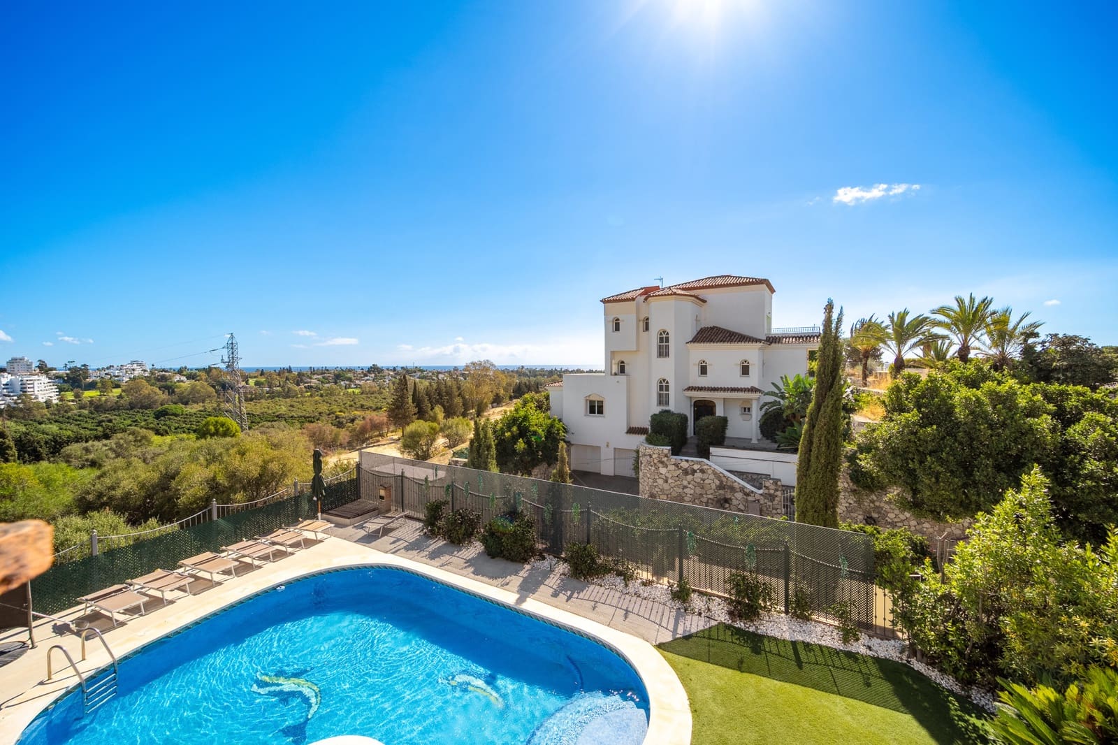 4 bedroom Villa for sale in New Golden Mile with pool garage - € 1,995,000 (Ref: 10168386)
