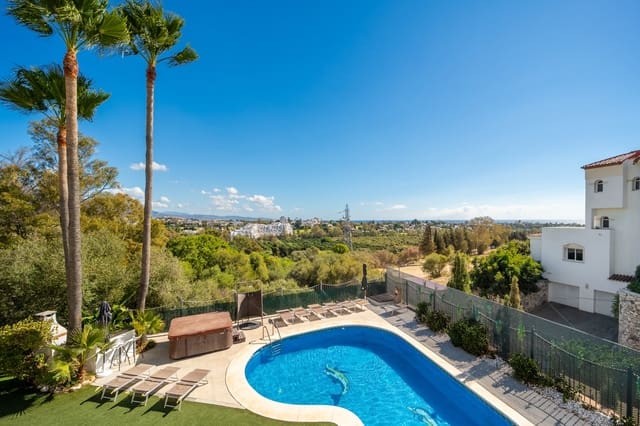 4 soveværelse Villa til salg i Nueva Atalaya, Estepona med swimmingpool garage - € 1.995.000 (Ref: 10168386)