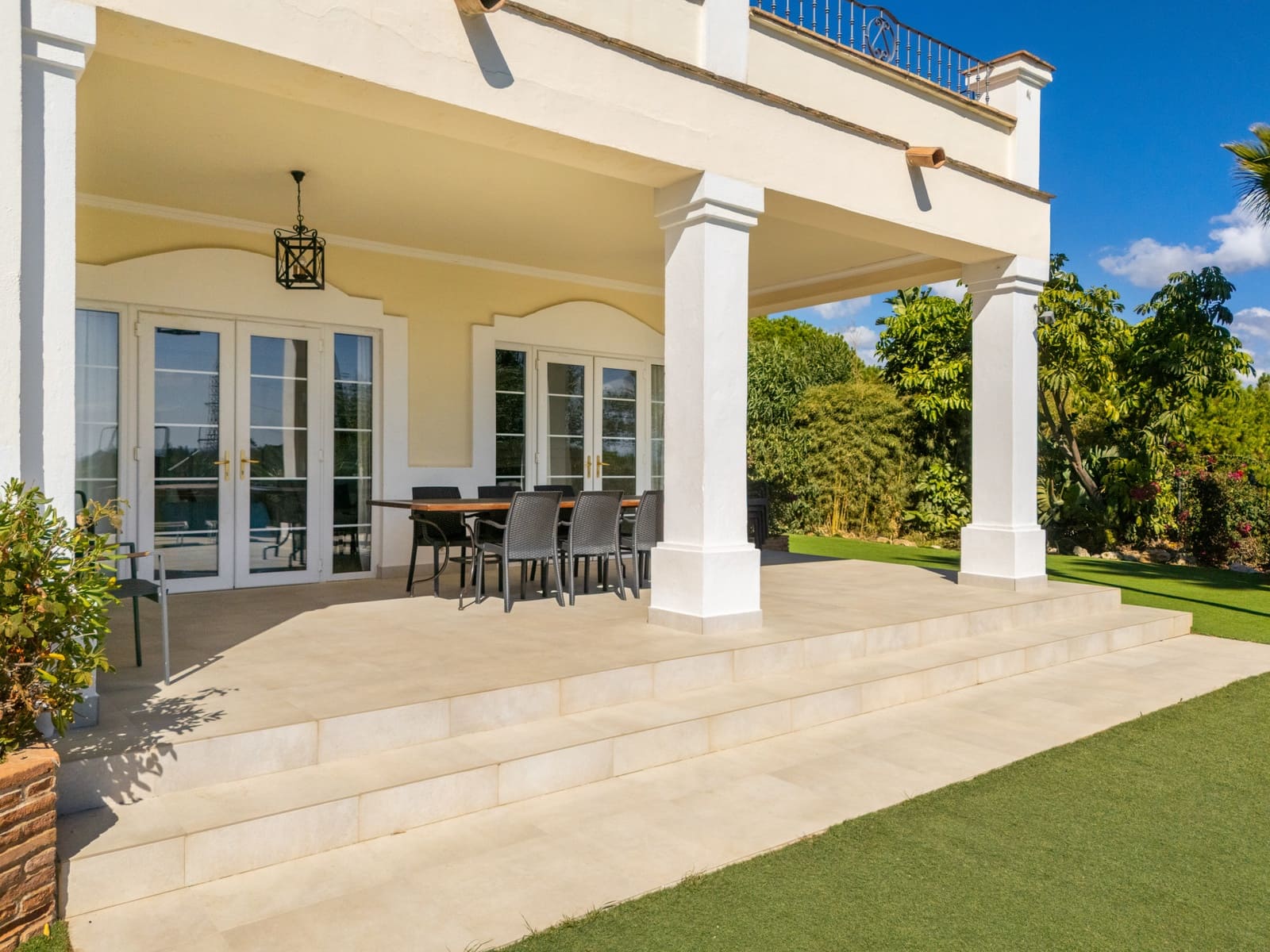 4 bedroom Villa for sale in New Golden Mile with pool garage - € 1,995,000 (Ref: 10168386)