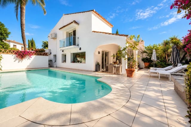 4 soverom Kjedet enebolig til salgs i Marbella med svømmebasseng garasje - € 2 950 000 (Ref: 10173480)