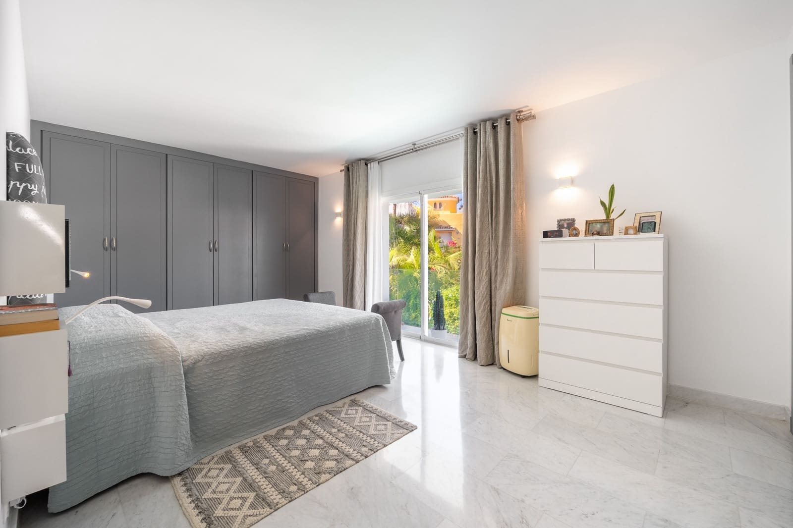 Pareado de 4 habitaciones en Marbella en venta con piscina garaje - 2.950.000 € (Ref: 10173480)