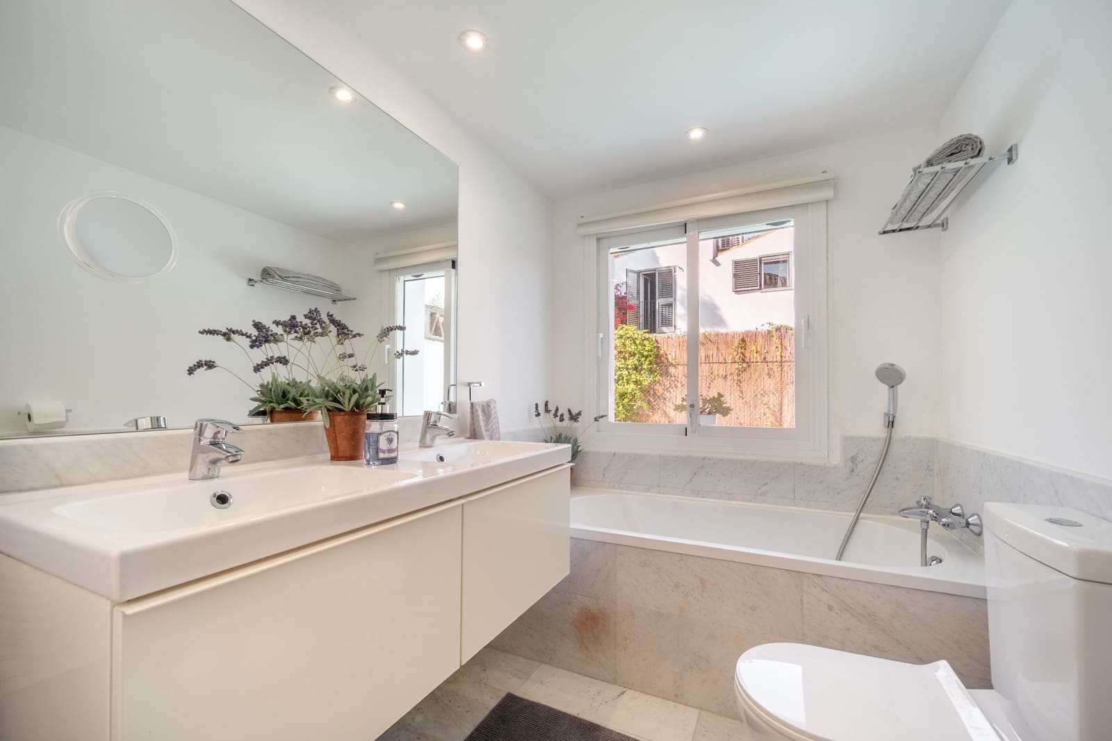 Pareado de 4 habitaciones en Marbella en venta con piscina garaje - 2.950.000 € (Ref: 10173480)