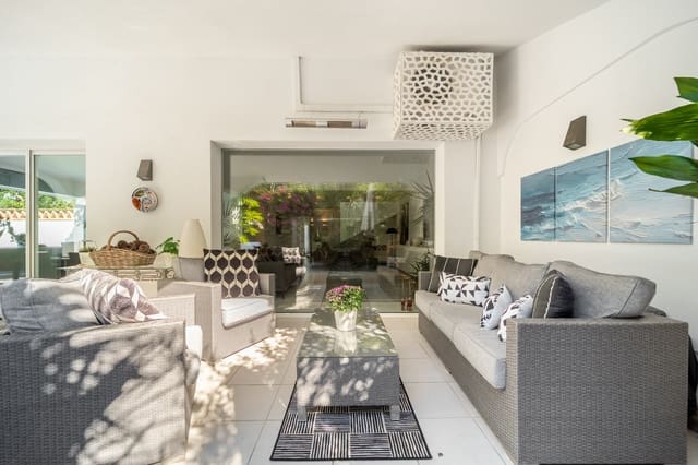 4 soverom Kjedet enebolig til salgs i Marbella med svømmebasseng garasje - € 2 950 000 (Ref: 10173480)