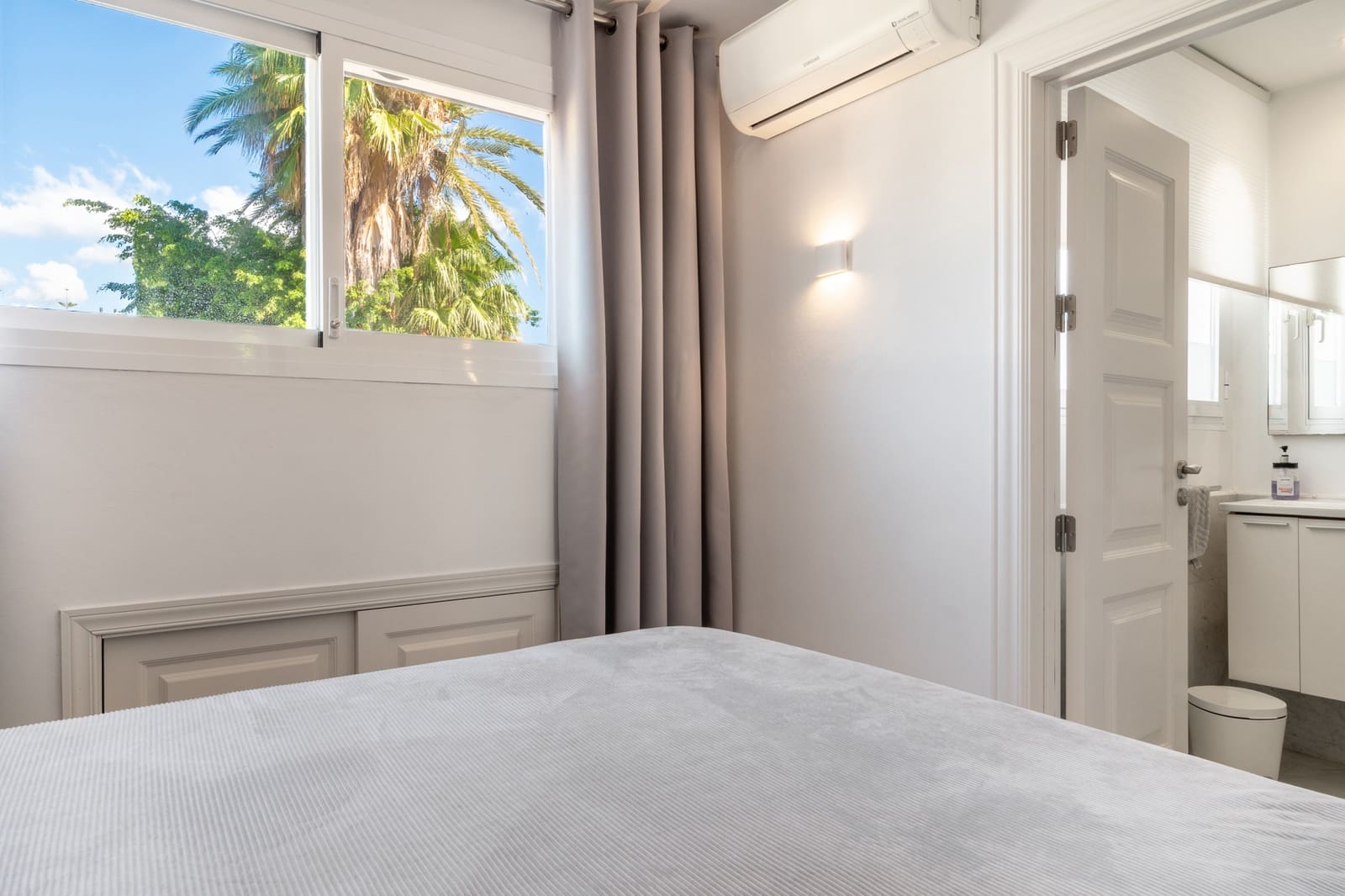 Pareado de 4 habitaciones en Marbella en venta con piscina garaje - 2.950.000 € (Ref: 10173480)