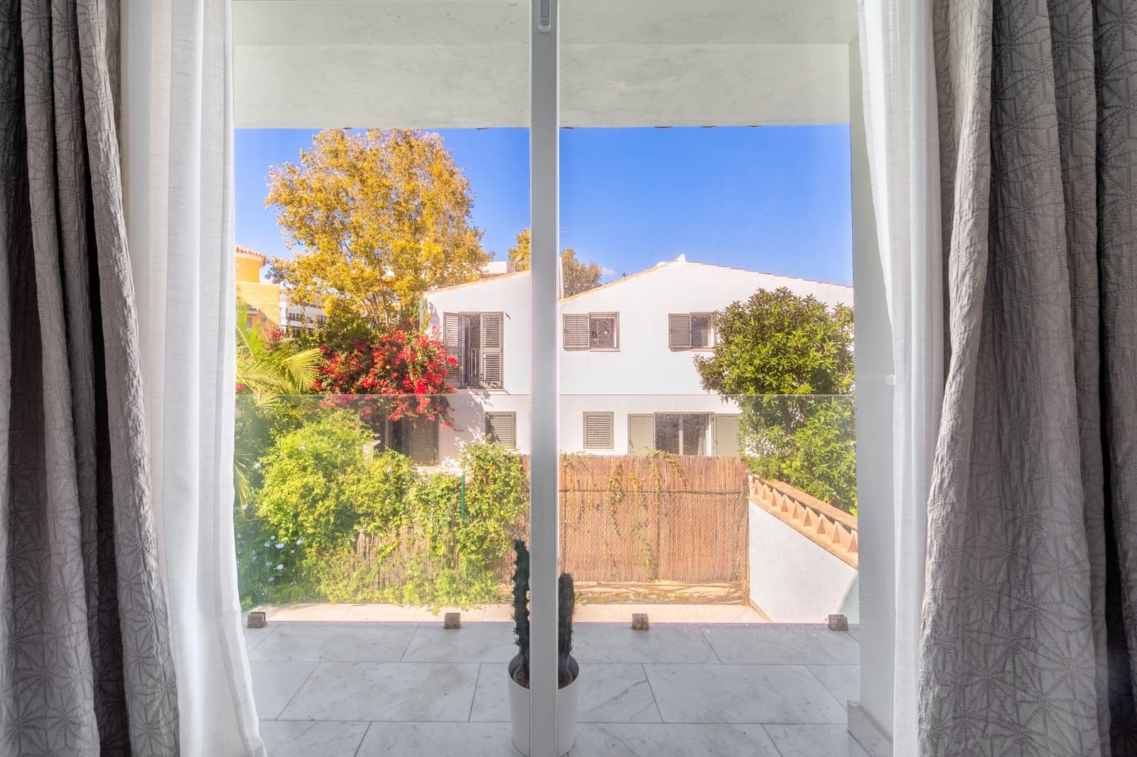 Pareado de 4 habitaciones en Marbella en venta con piscina garaje - 2.950.000 € (Ref: 10173480)