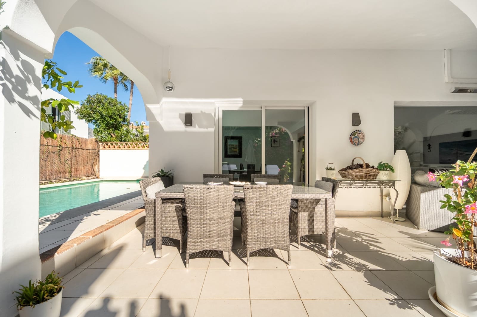 Pareado de 4 habitaciones en Marbella en venta con piscina garaje - 2.950.000 € (Ref: 10173480)
