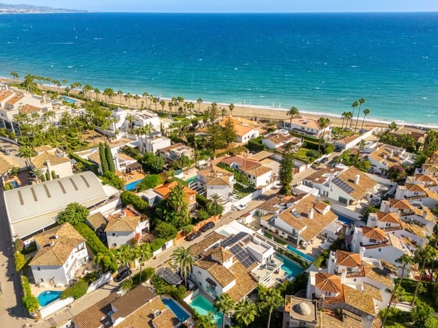 4 soverom Kjedet enebolig til salgs i Marbella med svømmebasseng garasje - € 2 950 000 (Ref: 10173480)