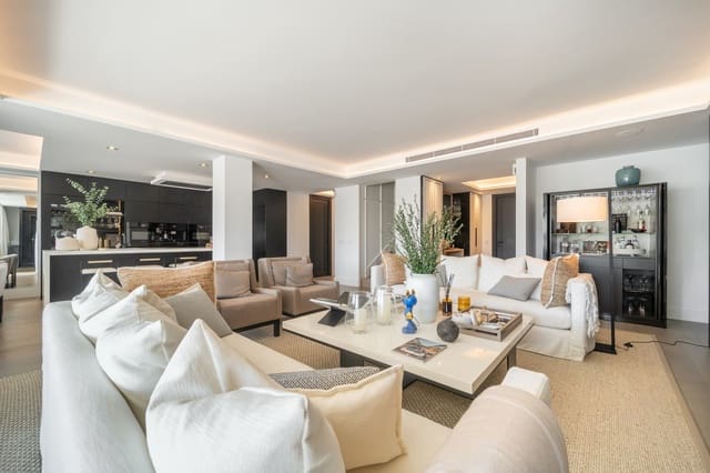 4 bedroom Penthouse for sale in Marbella with pool garage - € 9,500,000 (Ref: 10180404)