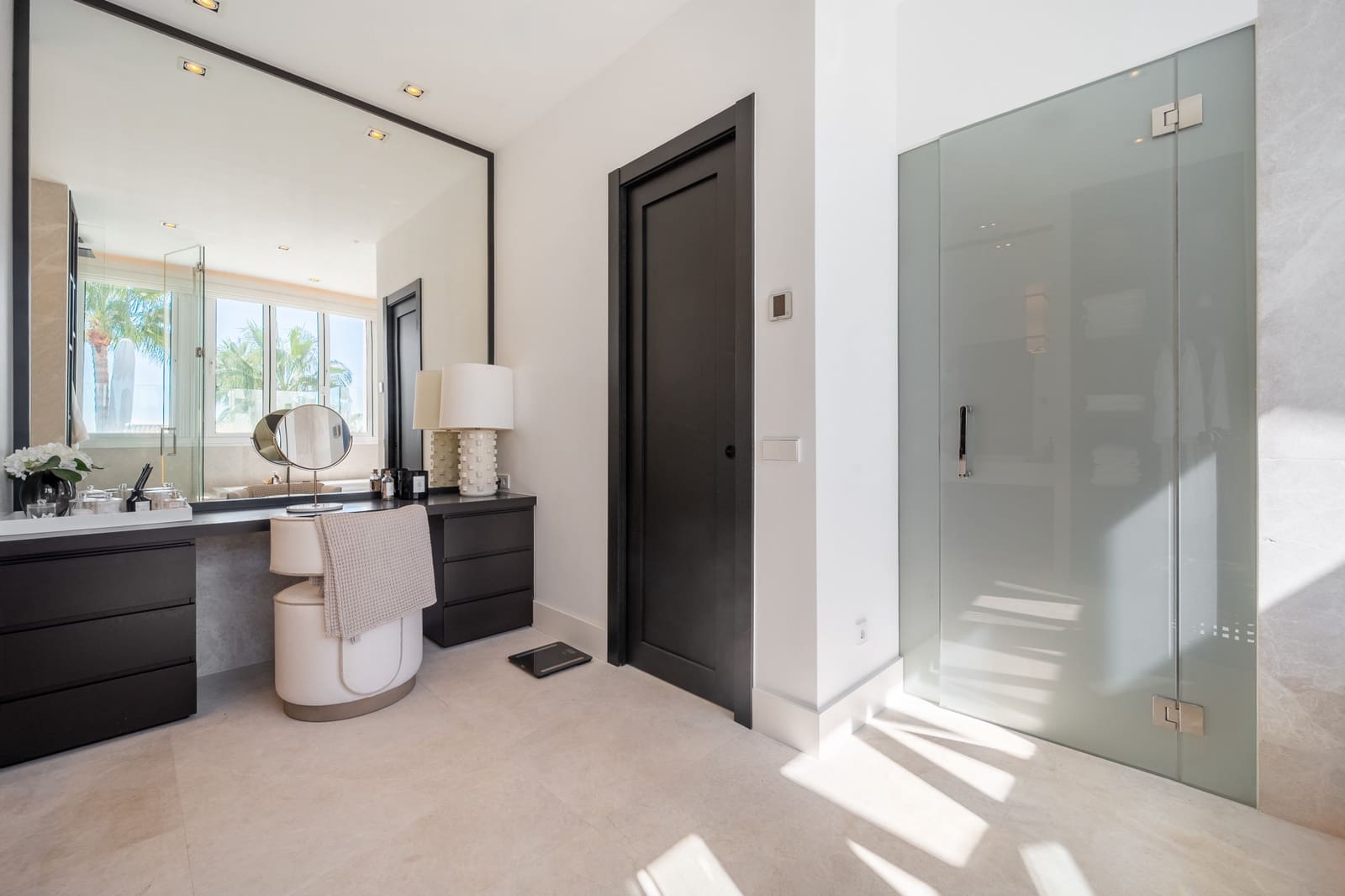 4 bedroom Penthouse for sale in Marbella with pool garage - € 9,500,000 (Ref: 10180404)