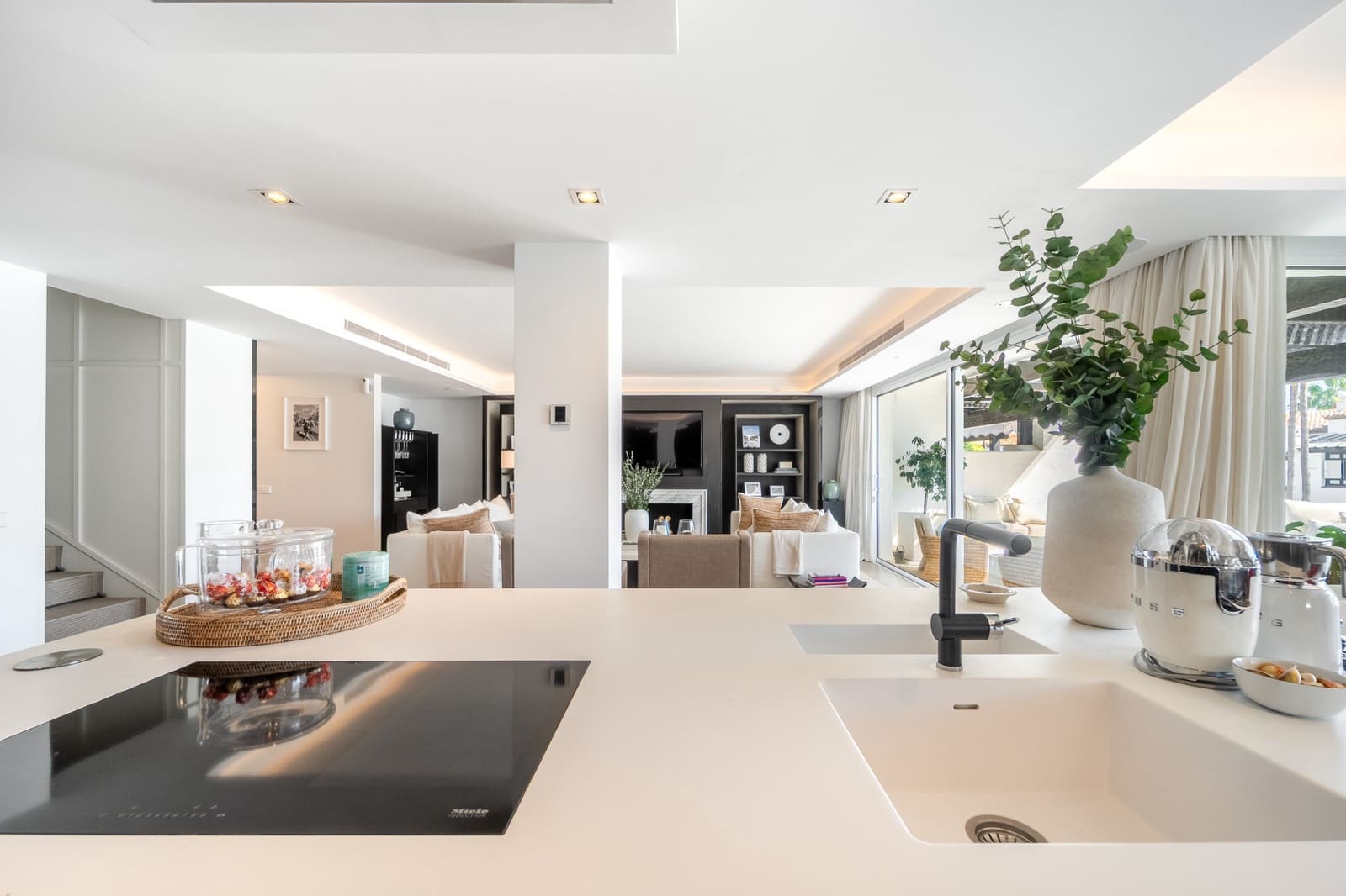 4 bedroom Penthouse for sale in Marbella with pool garage - € 9,500,000 (Ref: 10180404)