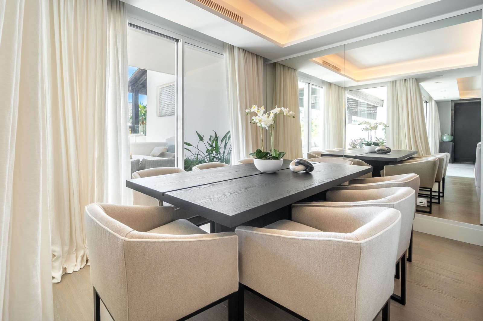 4 bedroom Penthouse for sale in Marbella with pool garage - € 9,500,000 (Ref: 10180404)