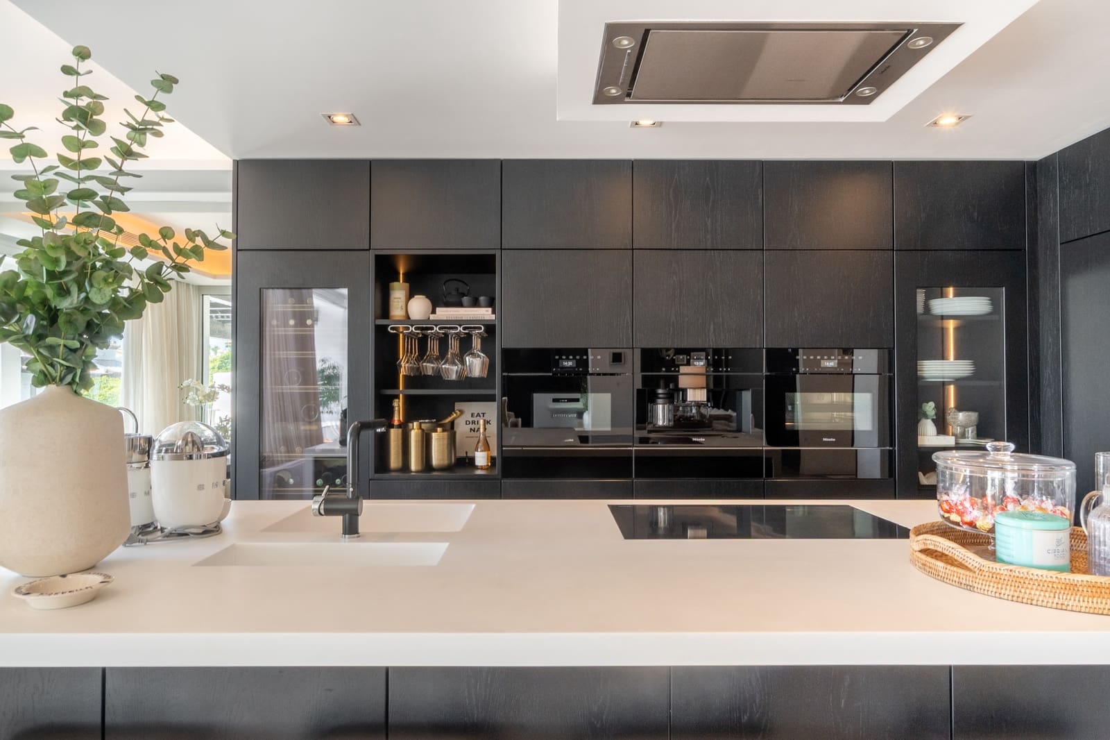 4 bedroom Penthouse for sale in Marbella with pool garage - € 9,500,000 (Ref: 10180404)