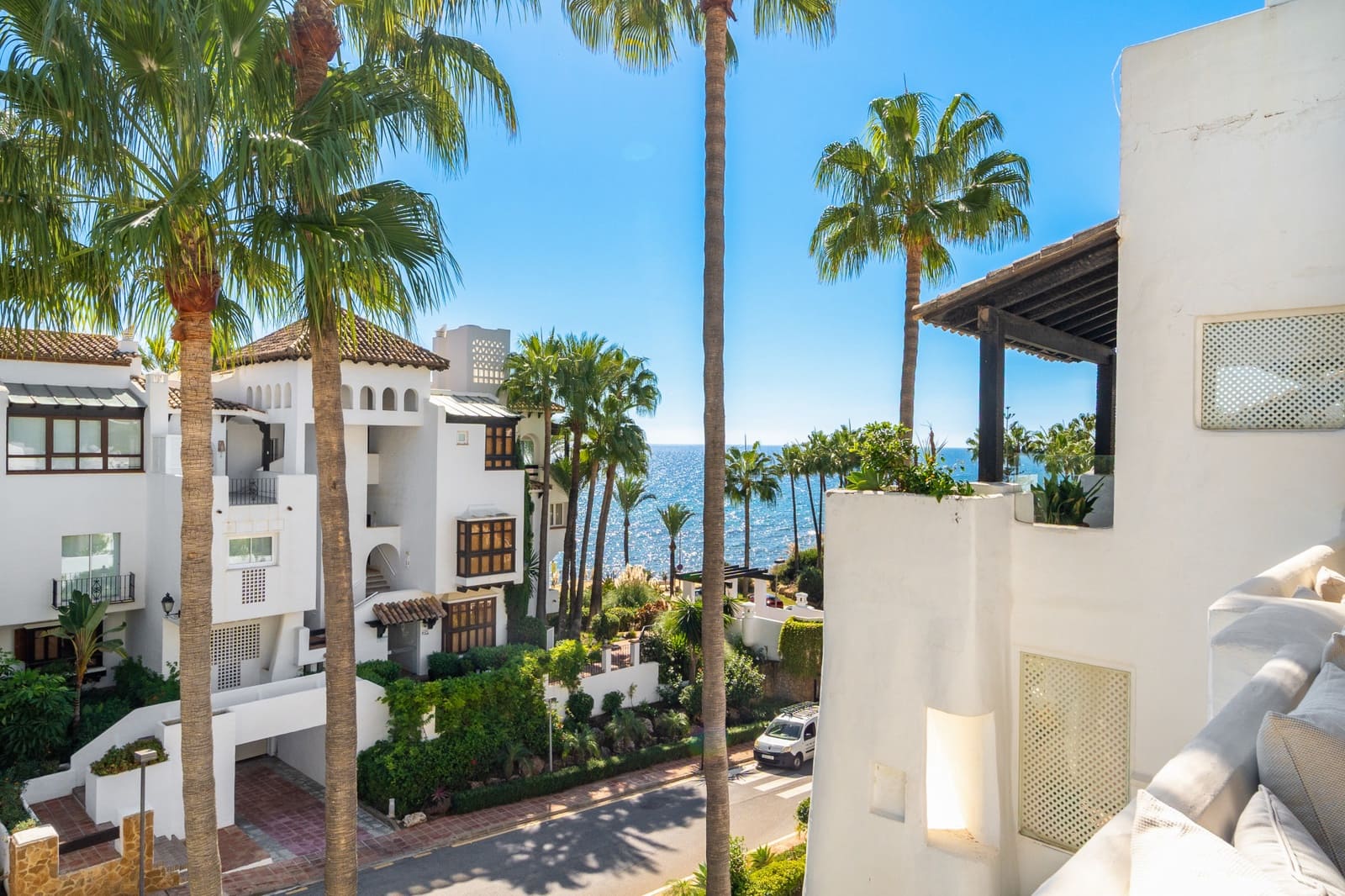 4 bedroom Penthouse for sale in Marbella with pool garage - € 9,500,000 (Ref: 10180404)