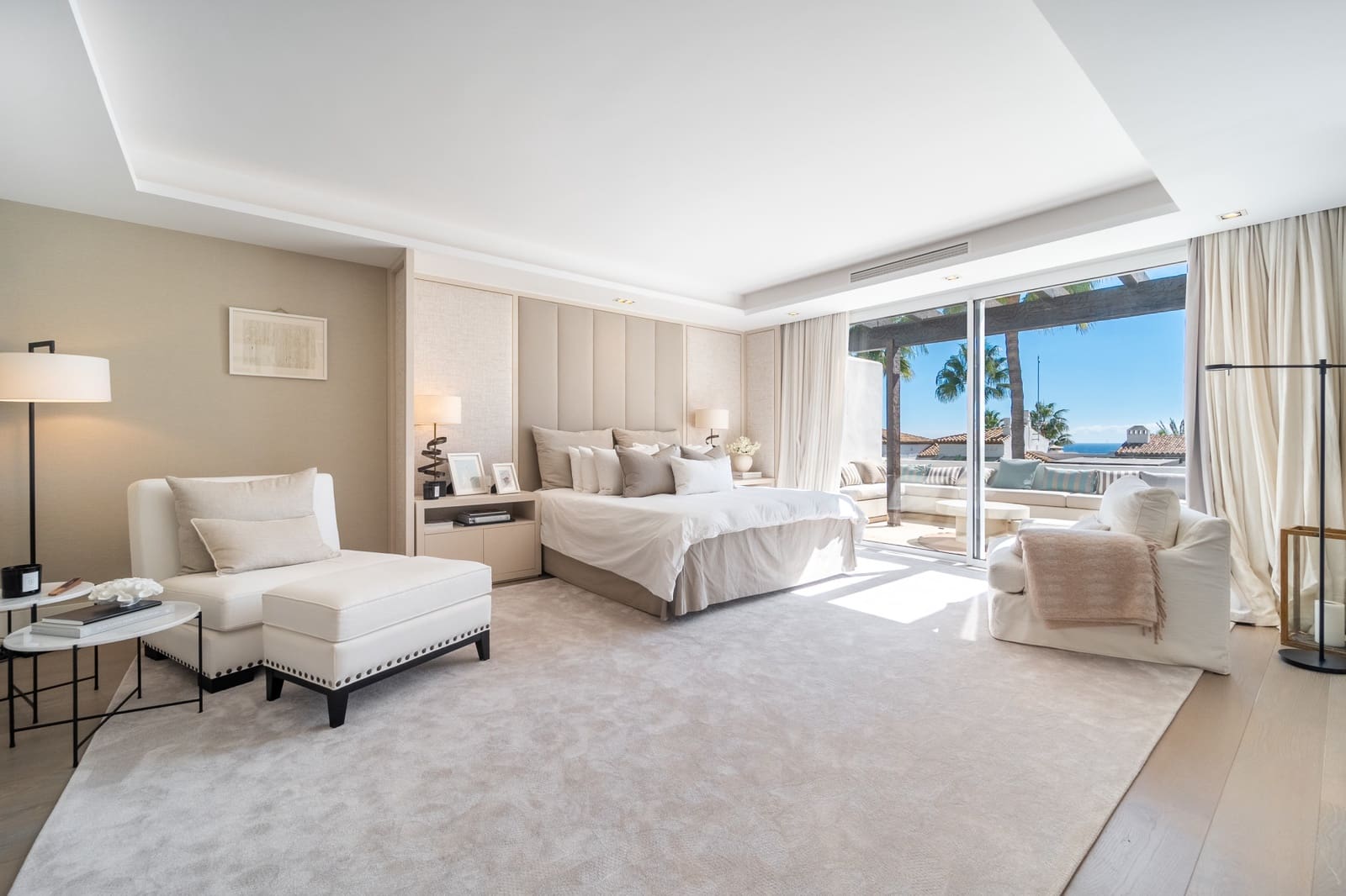 4 bedroom Penthouse for sale in Marbella with pool garage - € 9,500,000 (Ref: 10180404)