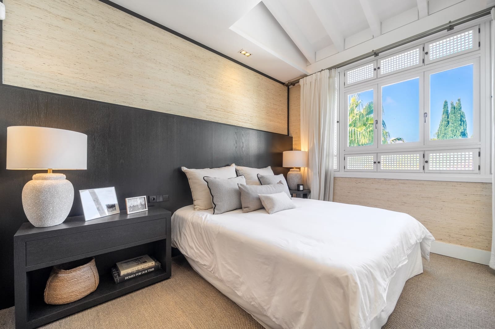 4 bedroom Penthouse for sale in Marbella with pool garage - € 9,500,000 (Ref: 10180404)